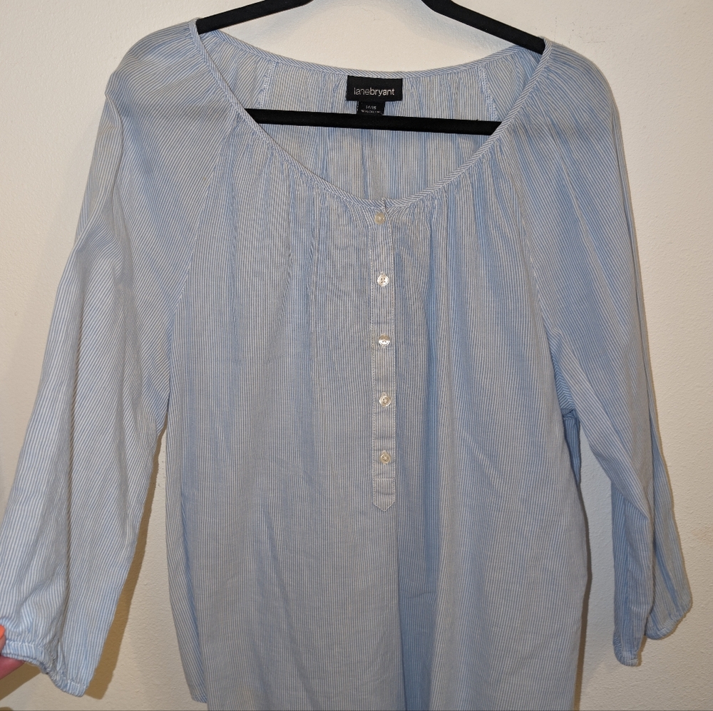 Lane Bryant Size 14/16 Plus Size beautiful light weight 3/4 sleeves.